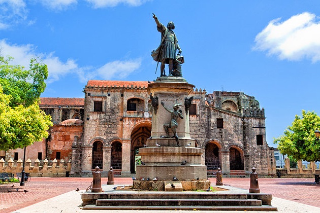 Santo Domingo Statue Columbus